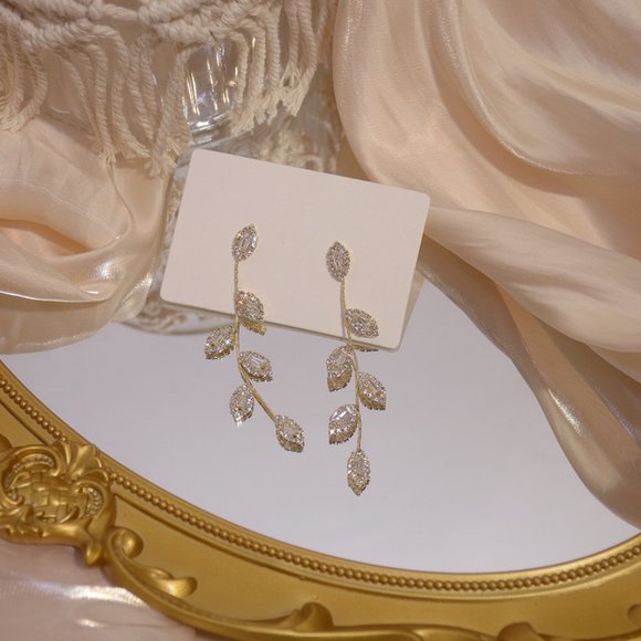 NEW 14K Gold Plated Diamond Leaf Drop Earrings a - Picture 4 of 7